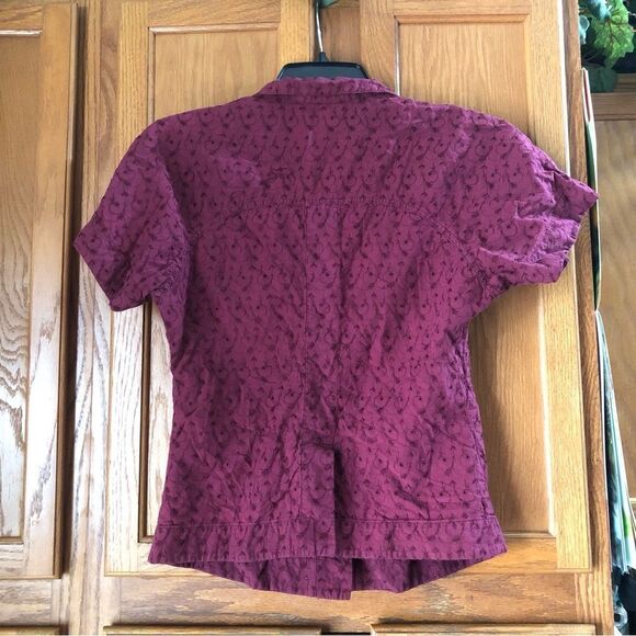 Byblos Vintage Collared Embroidered Eyelet Cotton Button Up Top Size 8 Feminine - Picture 8 of 15
